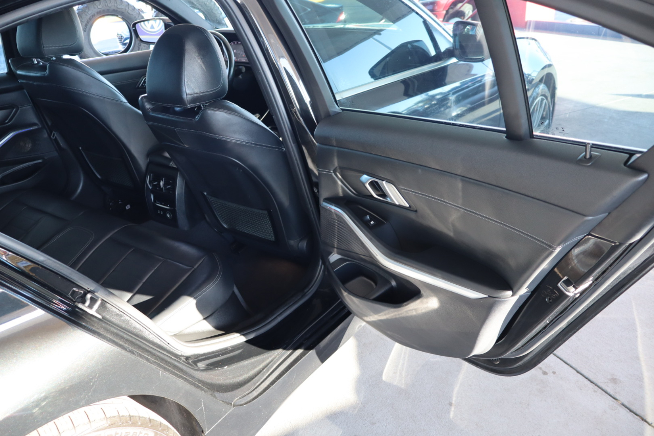 BMW 3 Series 330i Sedan 2019