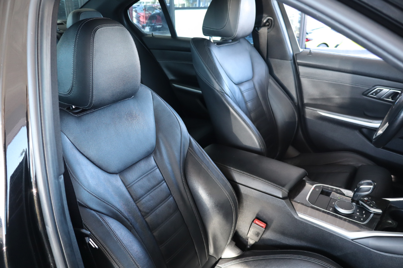 BMW 3 Series 330i Sedan 2019