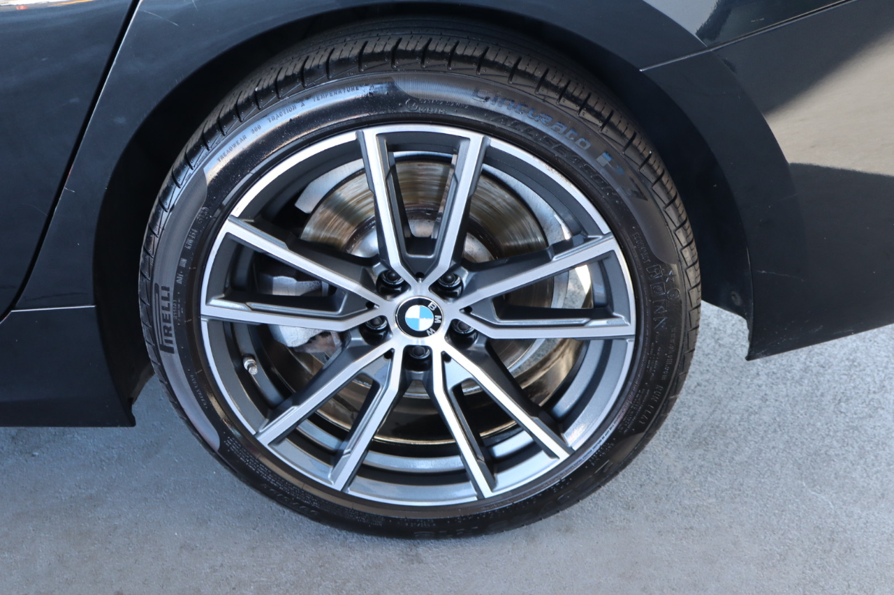 BMW 3 Series 330i Sedan 2019