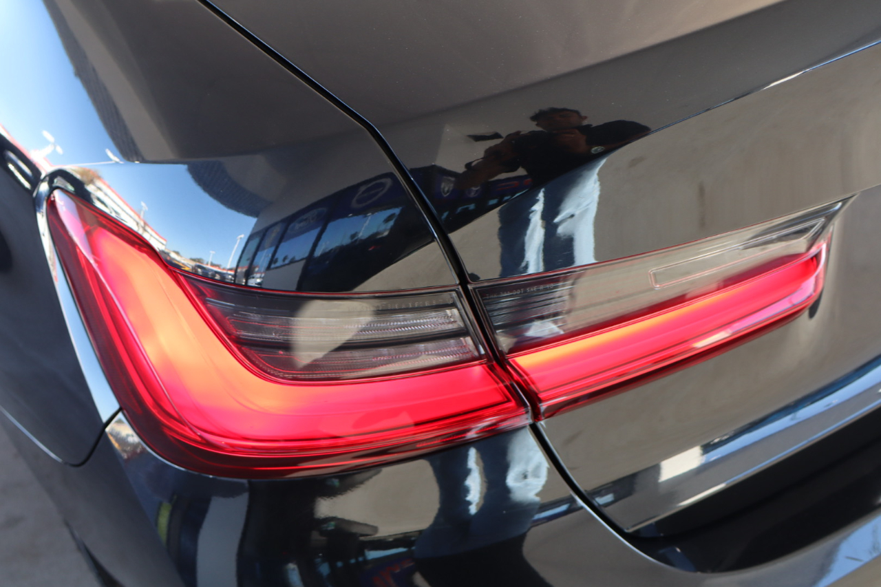 BMW 3 Series 330i Sedan 2019