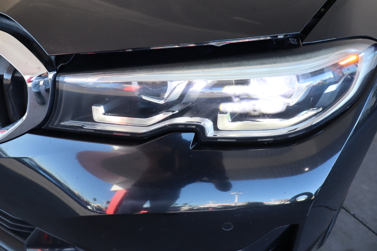 BMW 3 Series 330i Sedan 2019