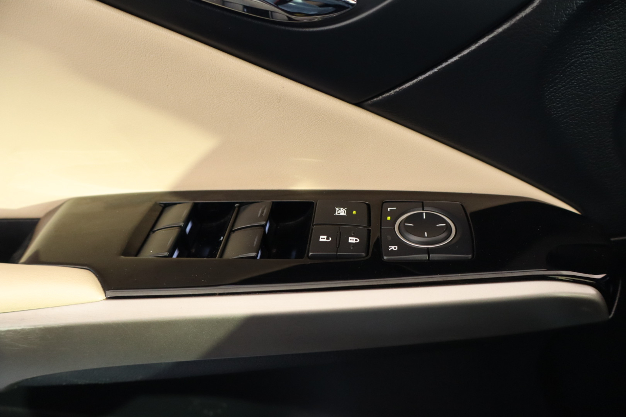 Lexus IS 250 4dr Sport Sdn RWD 2015