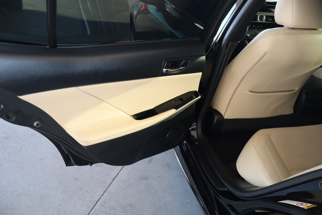 Lexus IS 250 4dr Sport Sdn RWD 2015