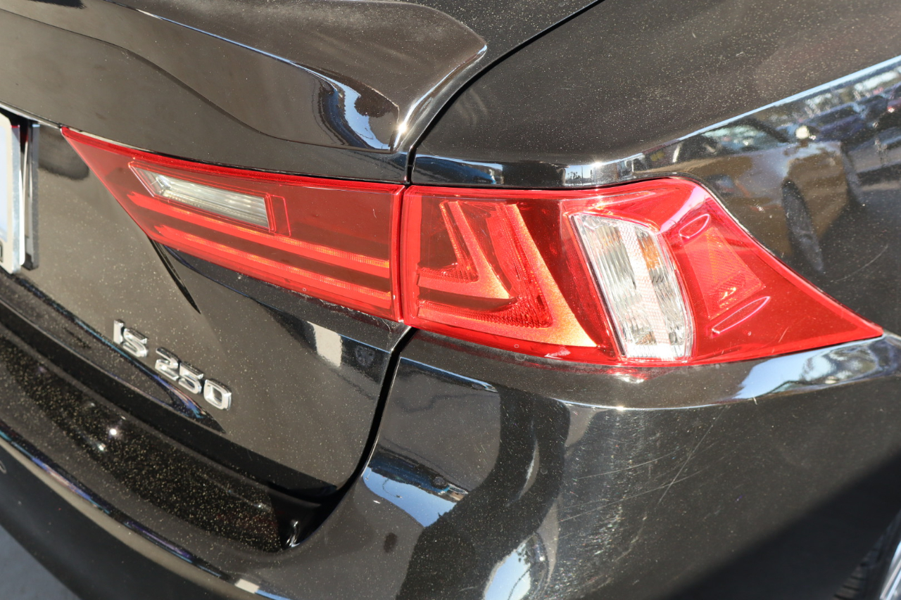 Lexus IS 250 4dr Sport Sdn RWD 2015