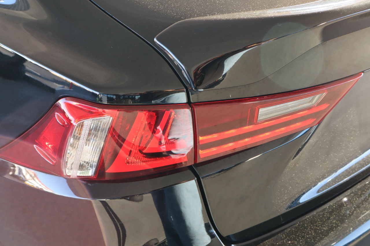 Lexus IS 250 4dr Sport Sdn RWD 2015