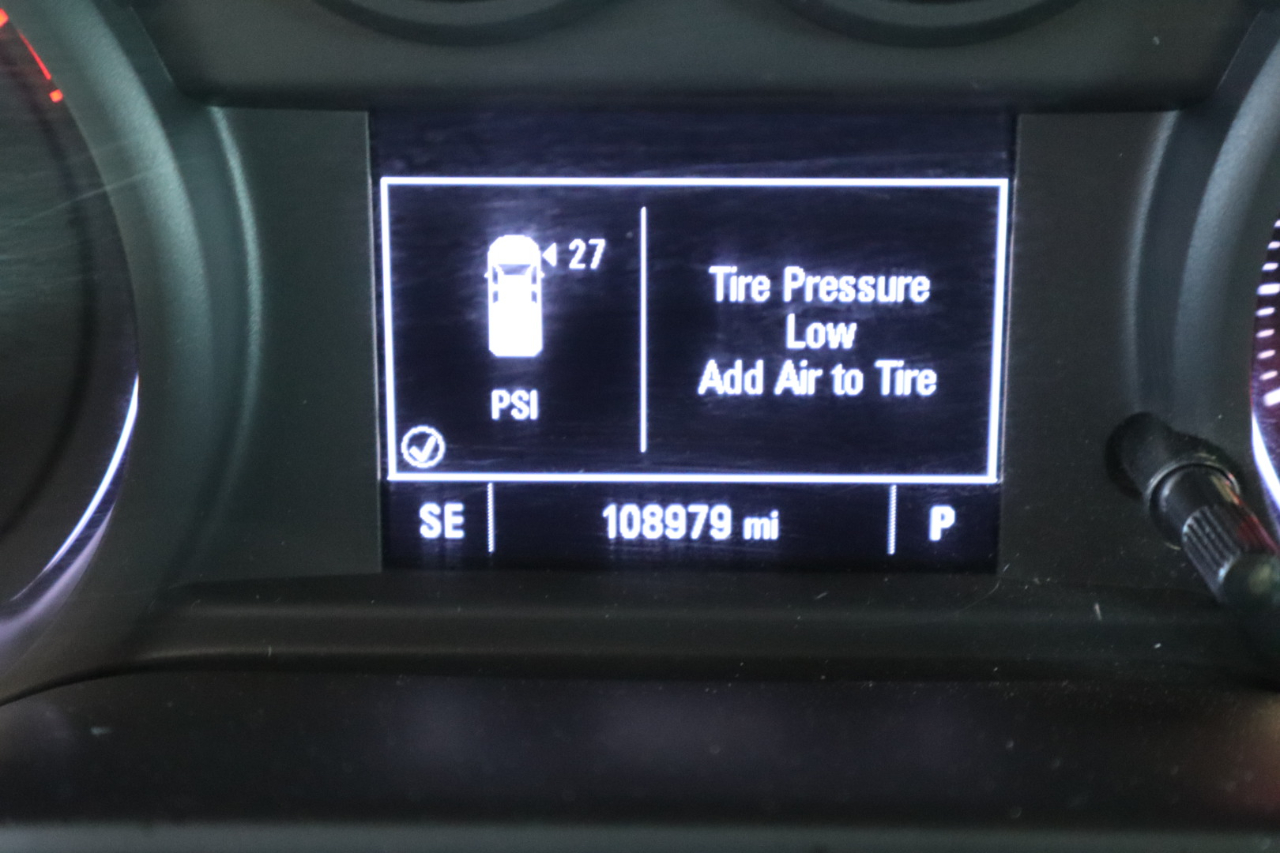 Chevrolet Silverado 1500 2WD Crew Cab 147" Custom 2021