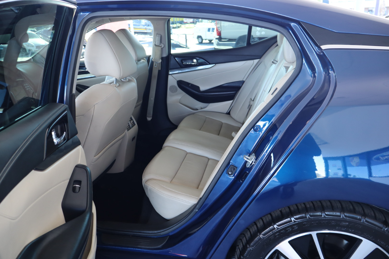 Nissan Maxima SV 3.5L 2021