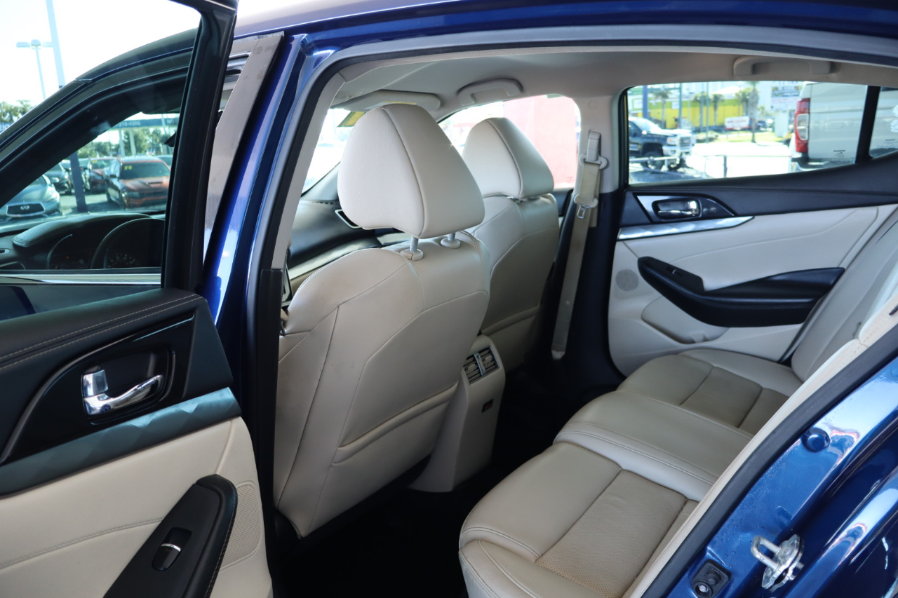 Nissan Maxima SV 3.5L 2021