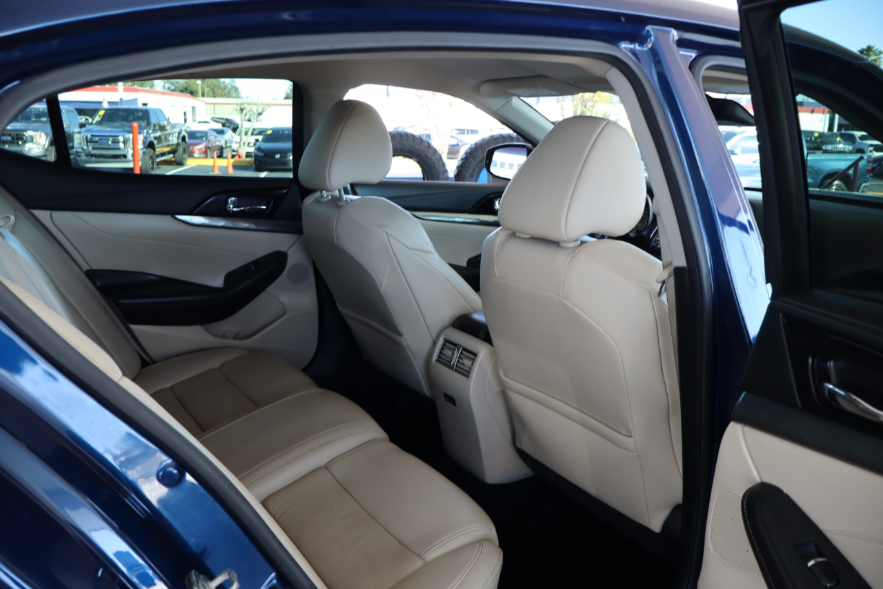 Nissan Maxima SV 3.5L 2021