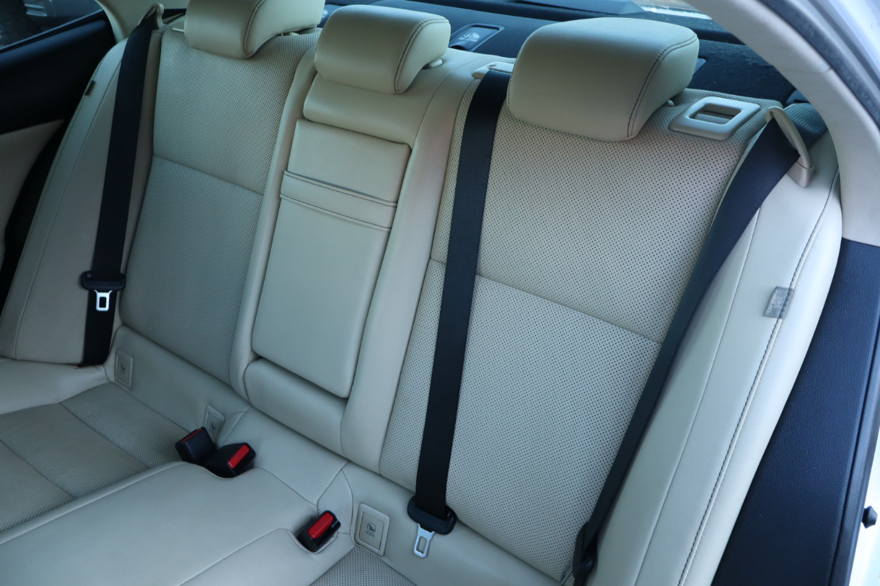 Lexus IS 250 4dr Sport Sdn Auto RWD 2014