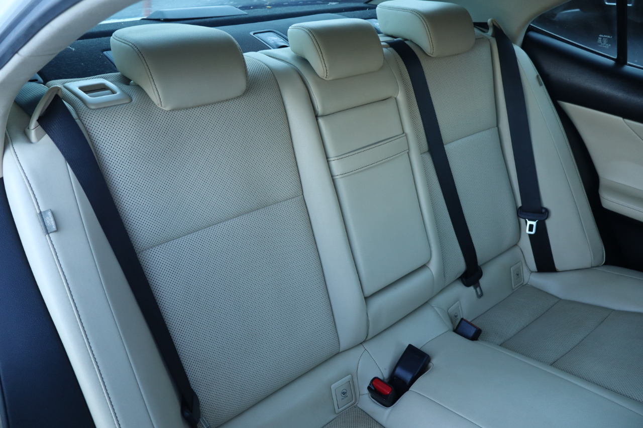 Lexus IS 250 4dr Sport Sdn Auto RWD 2014