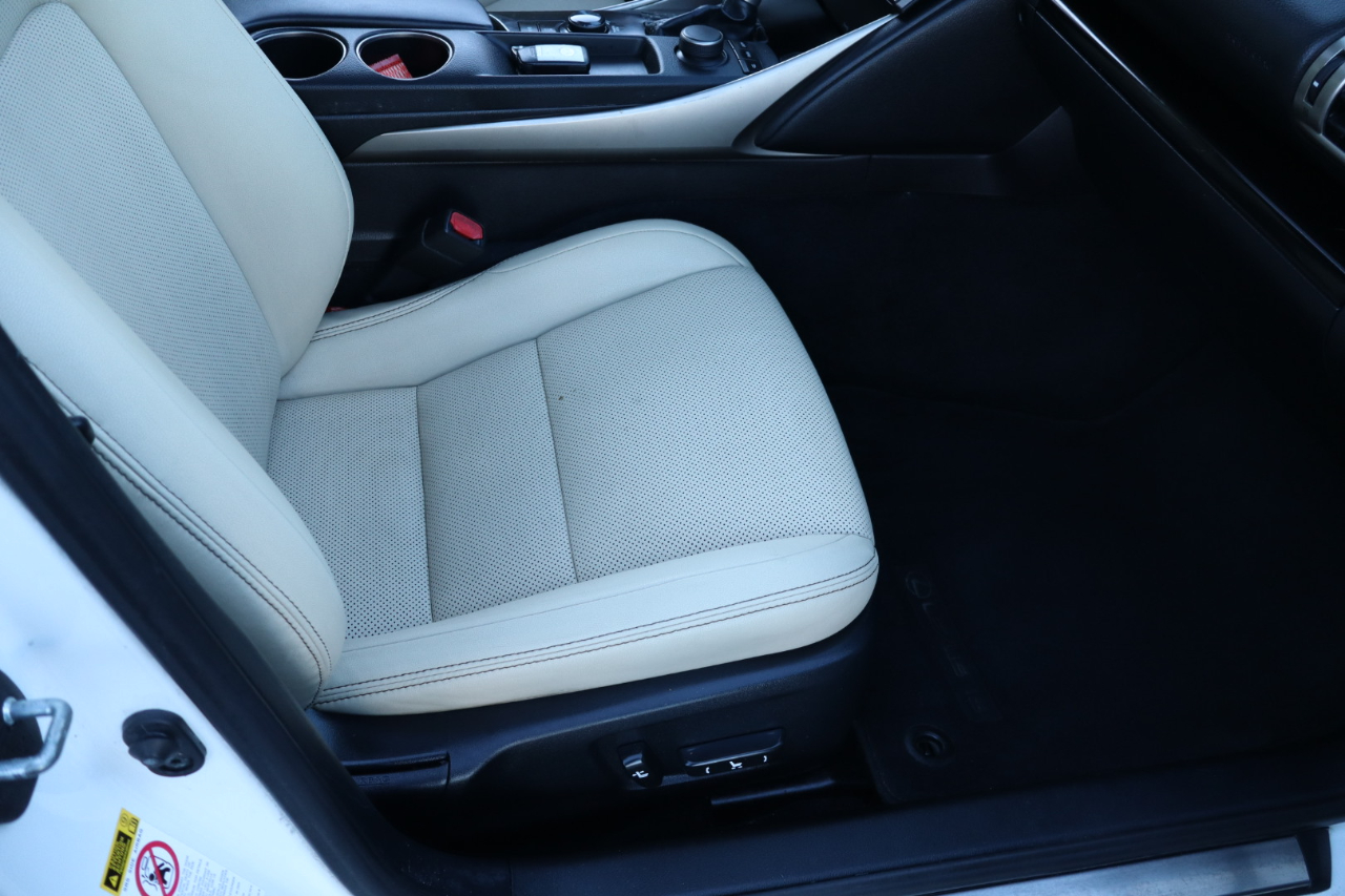 Lexus IS 250 4dr Sport Sdn Auto RWD 2014