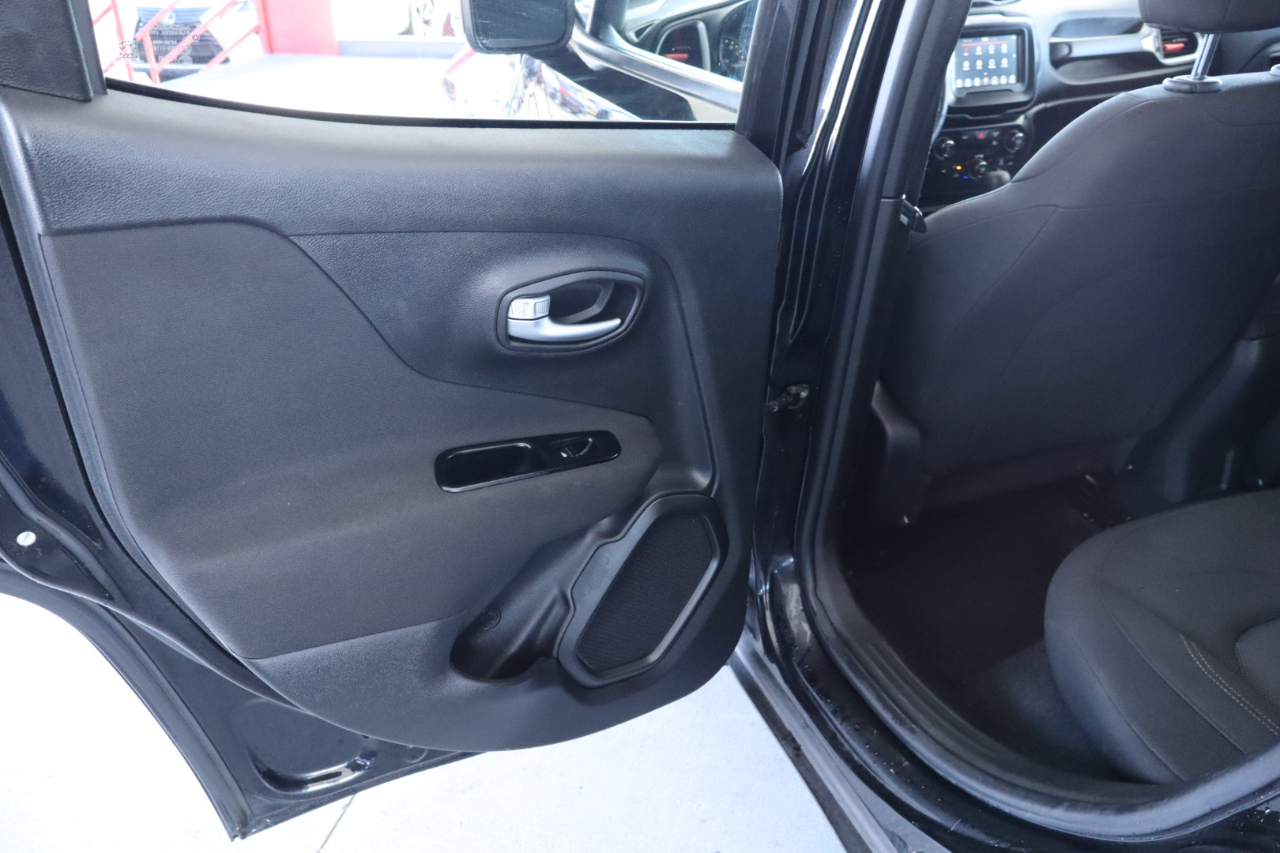 Jeep Renegade Jeepster FWD *Ltd Avail* 2021