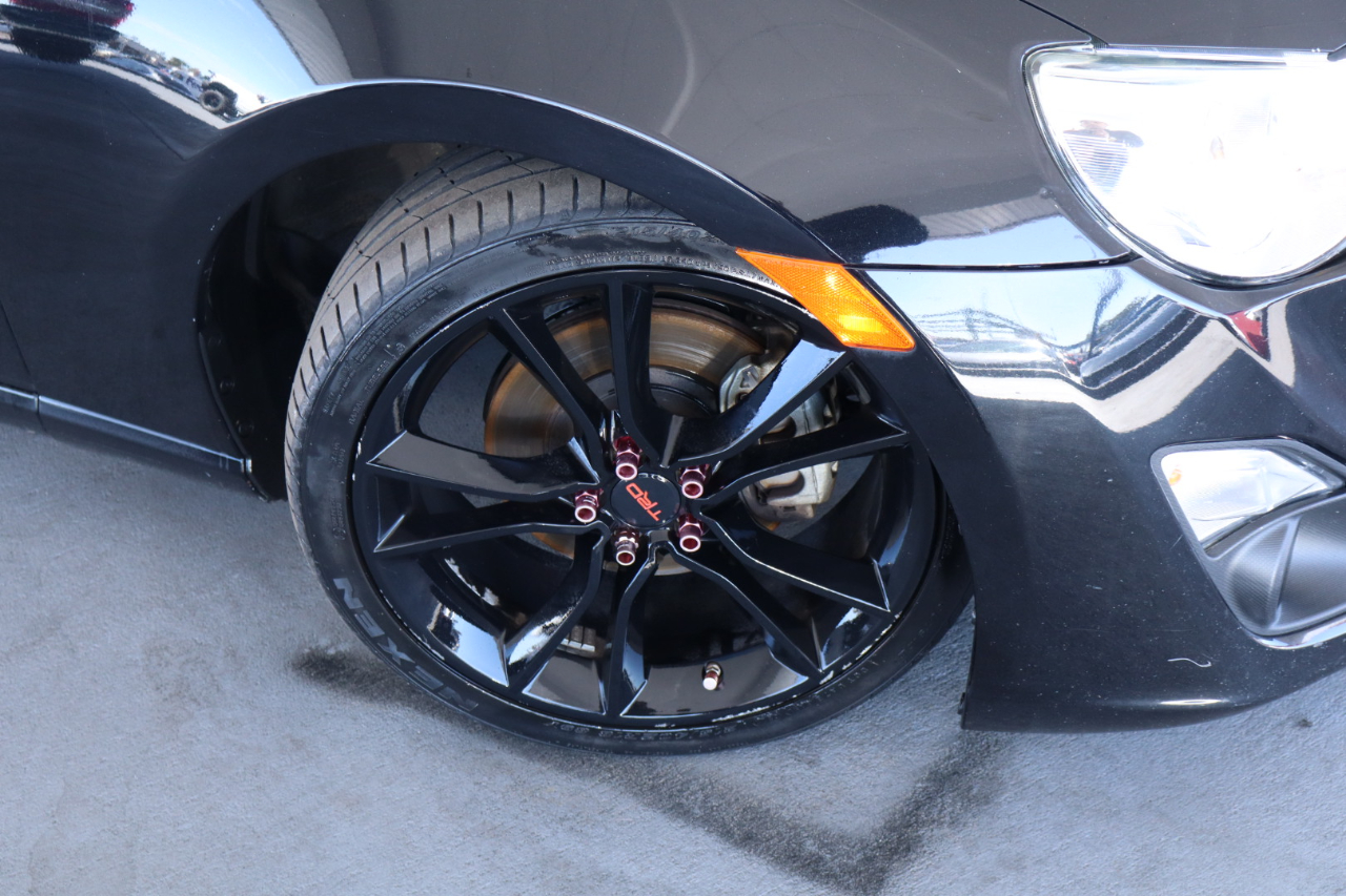 Scion FR-S 2dr Cpe Man (Natl) 2016