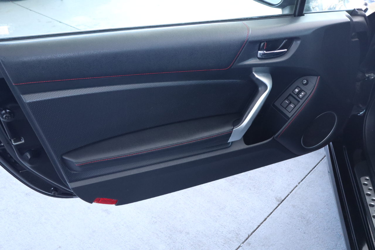 Scion FR-S 2dr Cpe Man (Natl) 2016