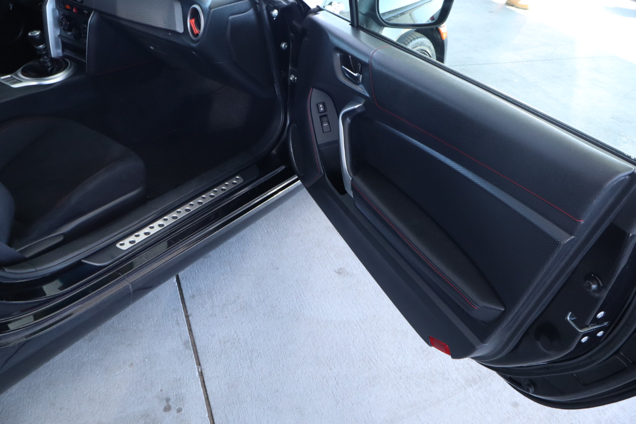 Scion FR-S 2dr Cpe Man (Natl) 2016