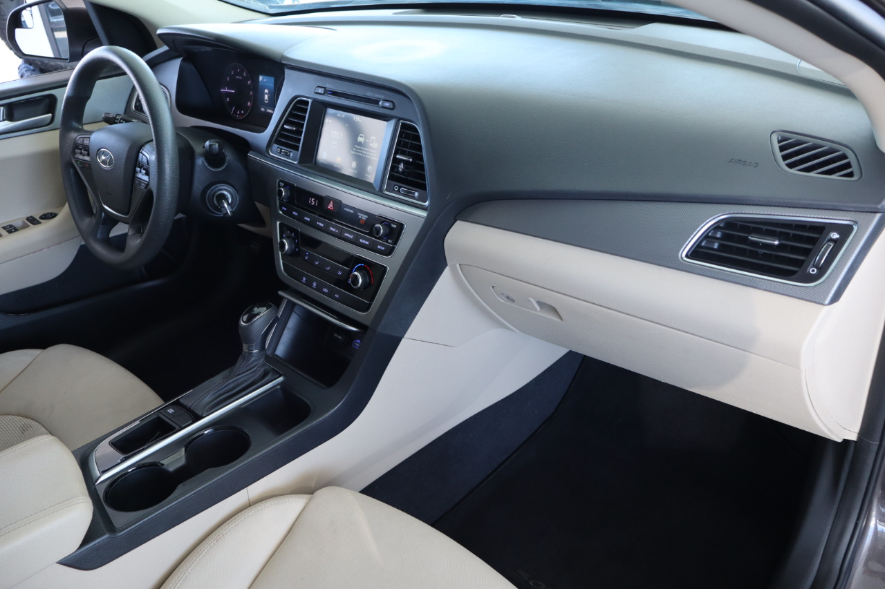 Hyundai Sonata SE 2.4L PZEV 2017