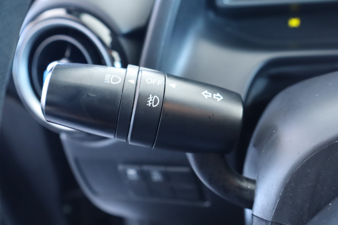 Toyota Yaris Hatchback LE Auto (Natl) 2020