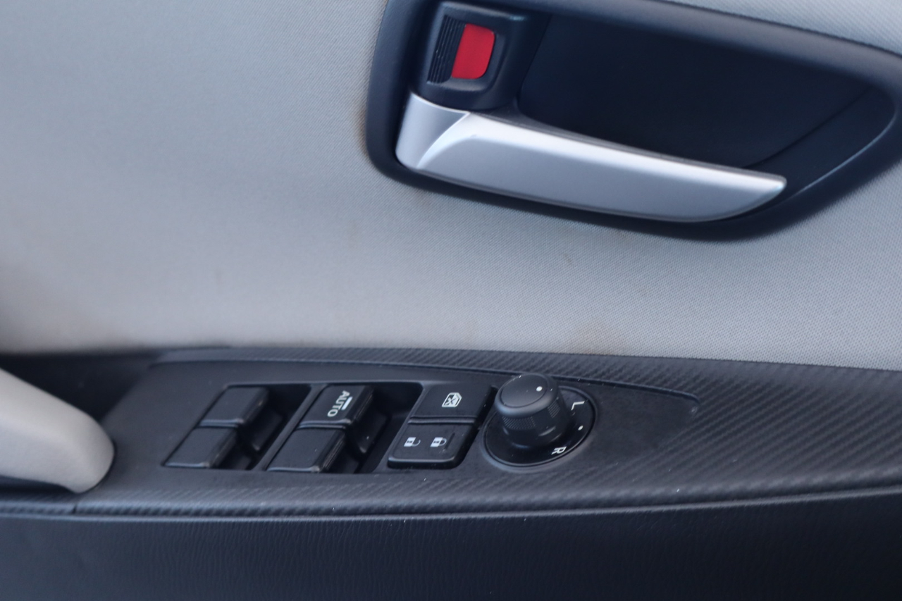 Toyota Yaris Hatchback LE Auto (Natl) 2020