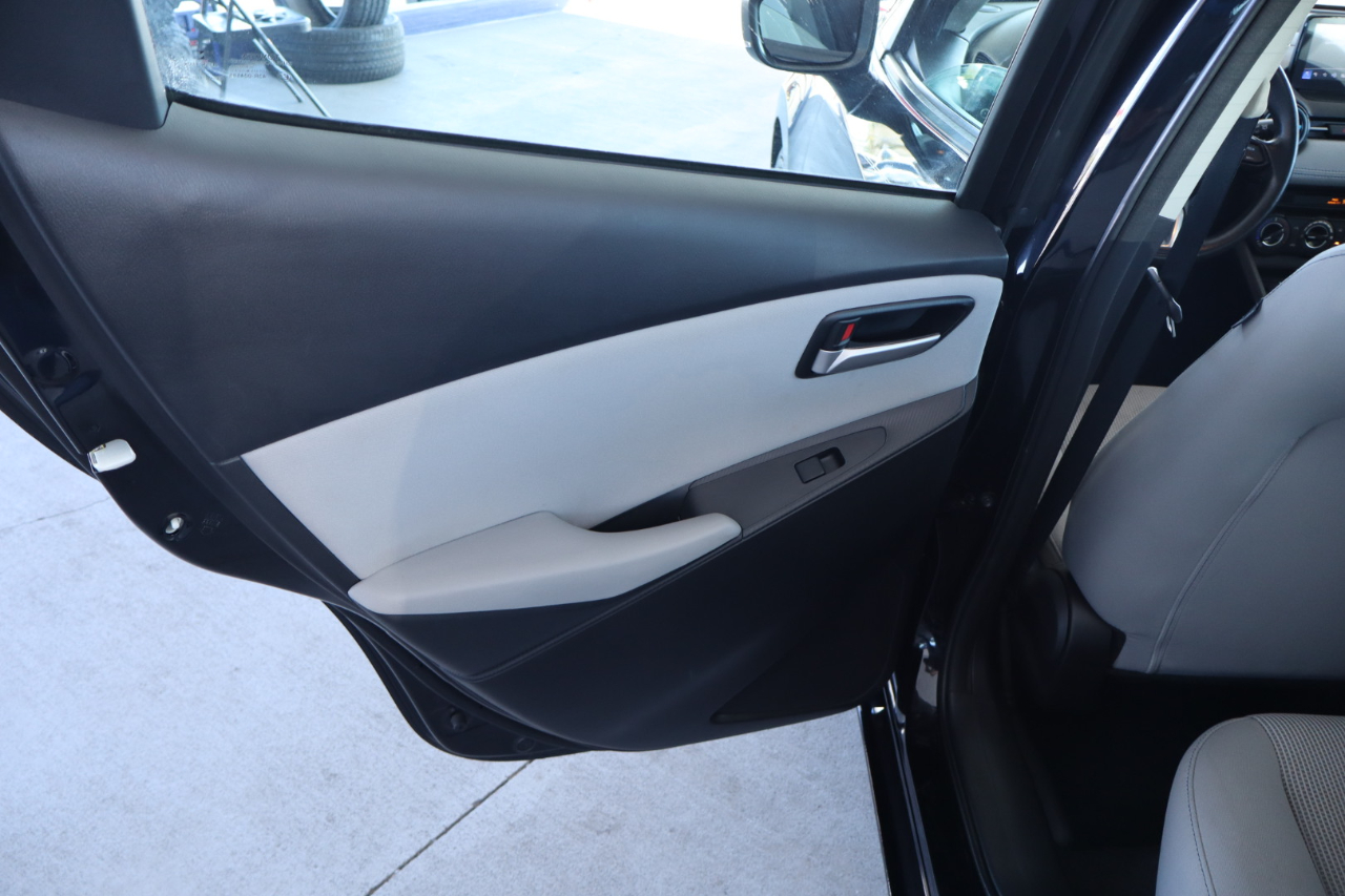 Toyota Yaris Hatchback LE Auto (Natl) 2020