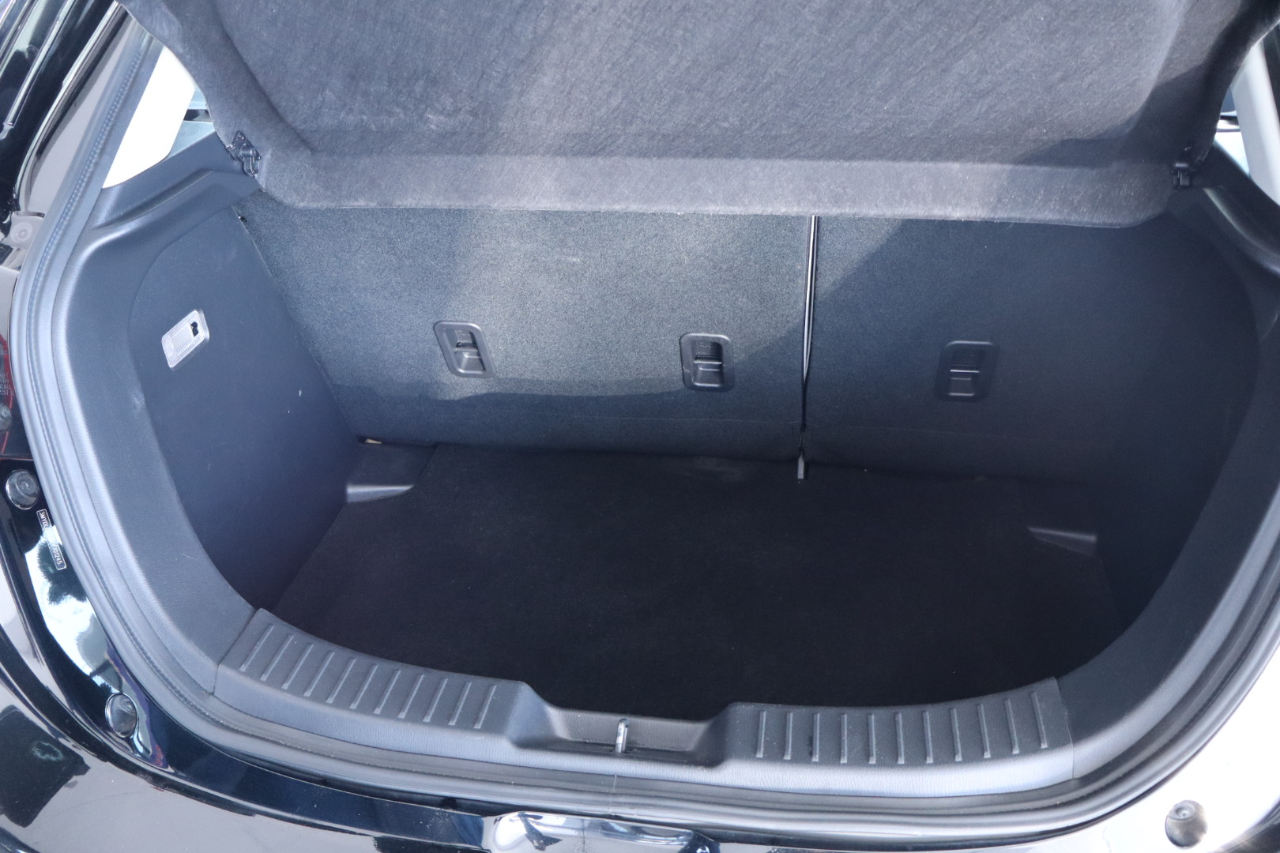 Toyota Yaris Hatchback LE Auto (Natl) 2020