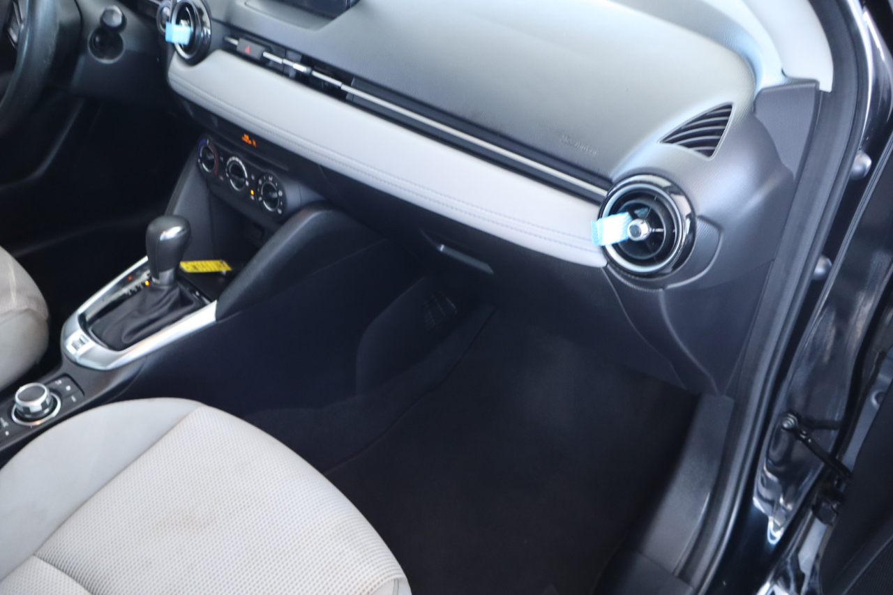 Toyota Yaris Hatchback LE Auto (Natl) 2020