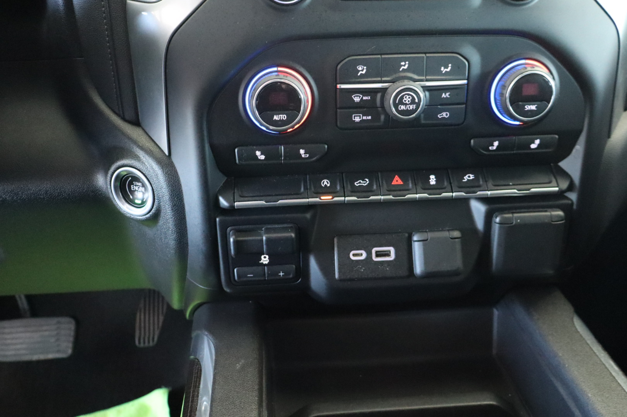 Chevrolet Silverado 1500 4WD Crew Cab 147" RST 2020