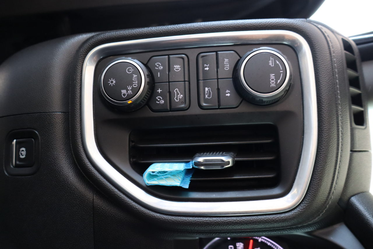 Chevrolet Silverado 1500 4WD Crew Cab 147" RST 2020