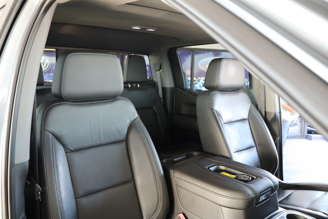 Chevrolet Silverado 1500 4WD Crew Cab 147" RST 2020