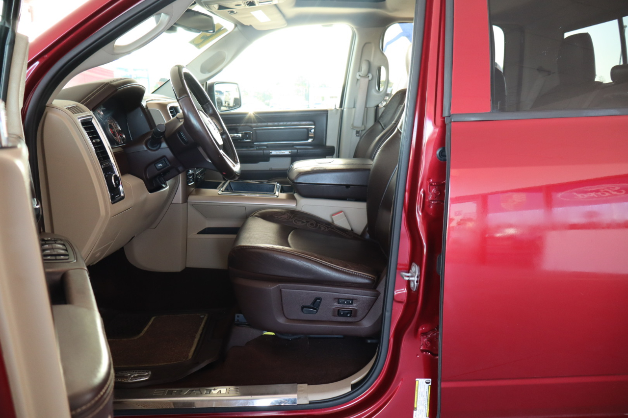 RAM 1500 4WD Crew Cab 149" Laramie Longhorn 2015