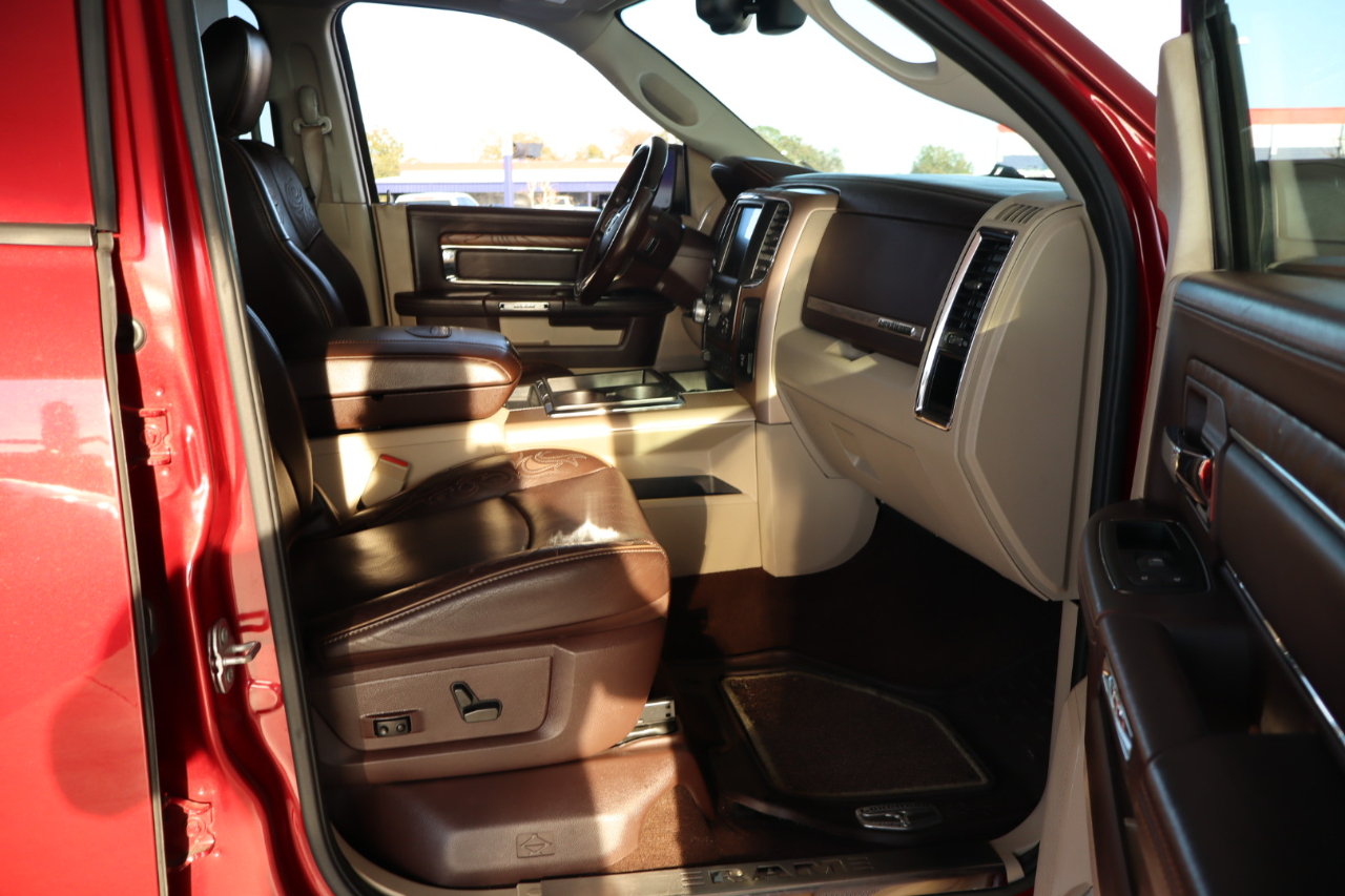 RAM 1500 4WD Crew Cab 149" Laramie Longhorn 2015