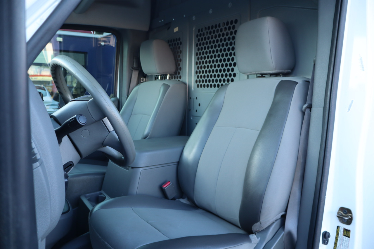 Nissan NV Cargo NV3500 HD High Roof V8 SV 2018