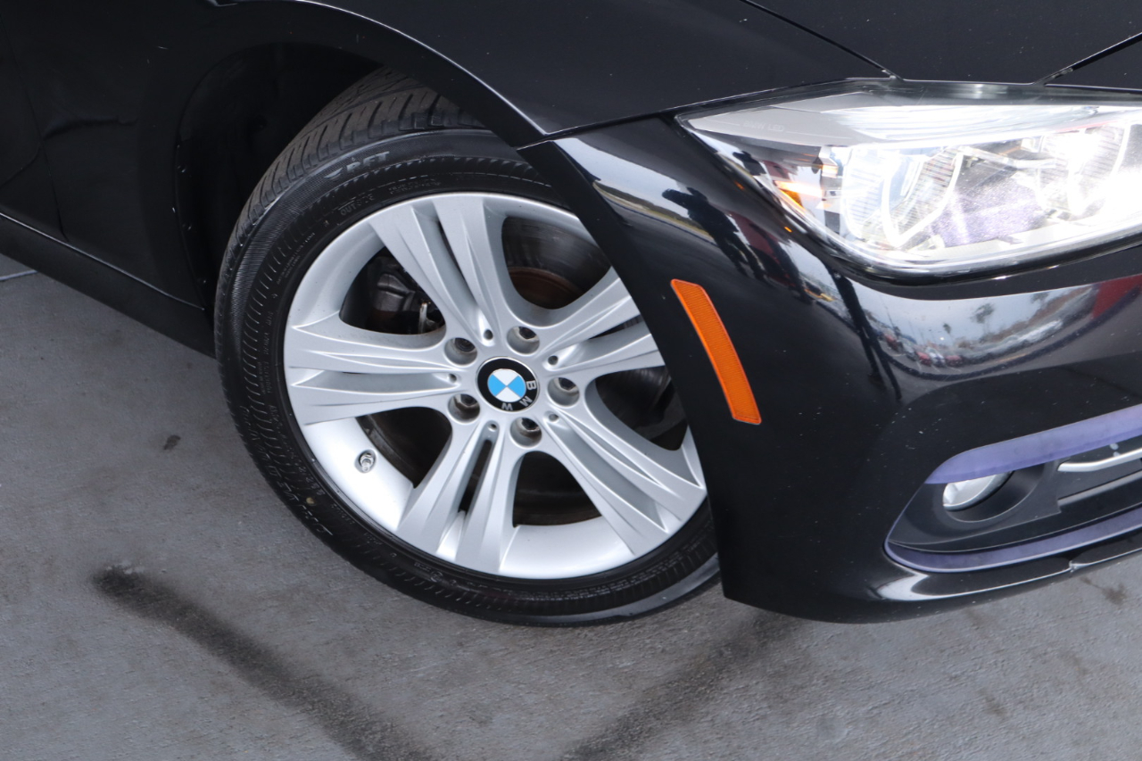 BMW 3 Series 330i xDrive Sedan 2018