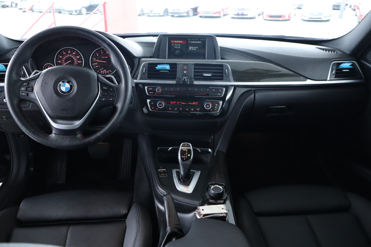 BMW 3 Series 330i xDrive Sedan 2018