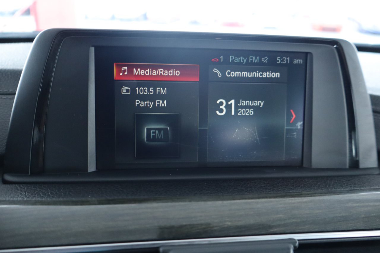 BMW 3 Series 330i xDrive Sedan 2018