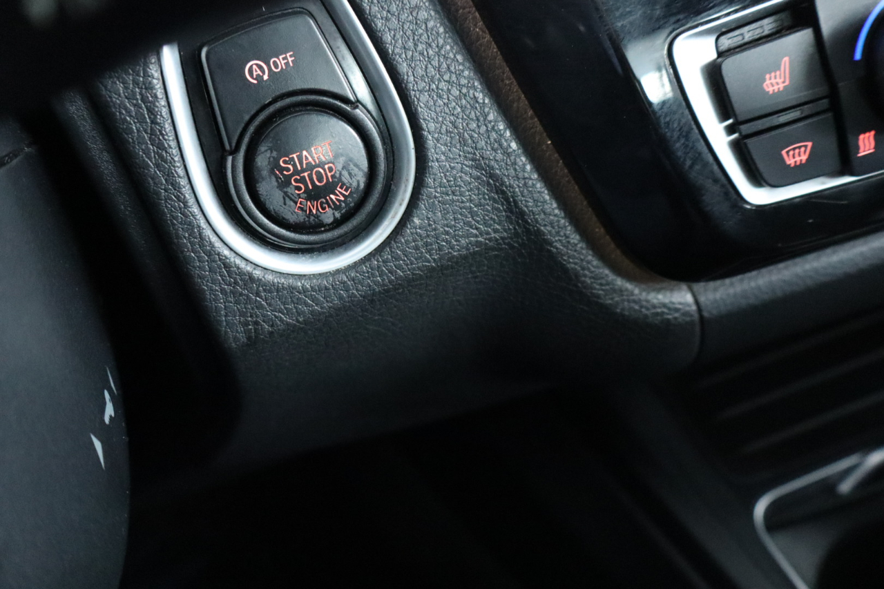 BMW 3 Series 330i xDrive Sedan 2018