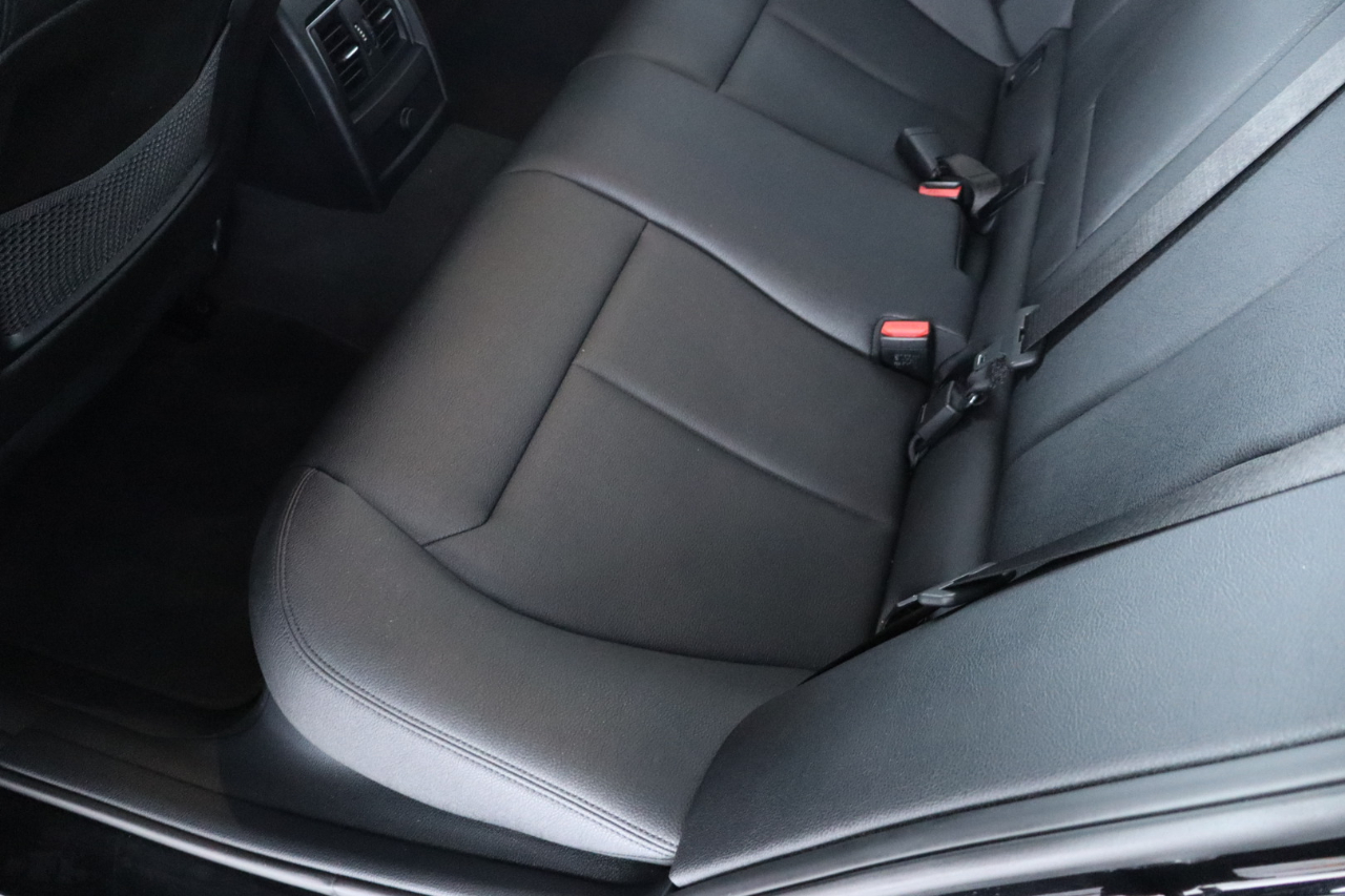 BMW 3 Series 330i xDrive Sedan 2018