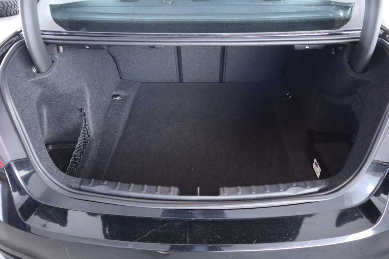 BMW 3 Series 330i xDrive Sedan 2018