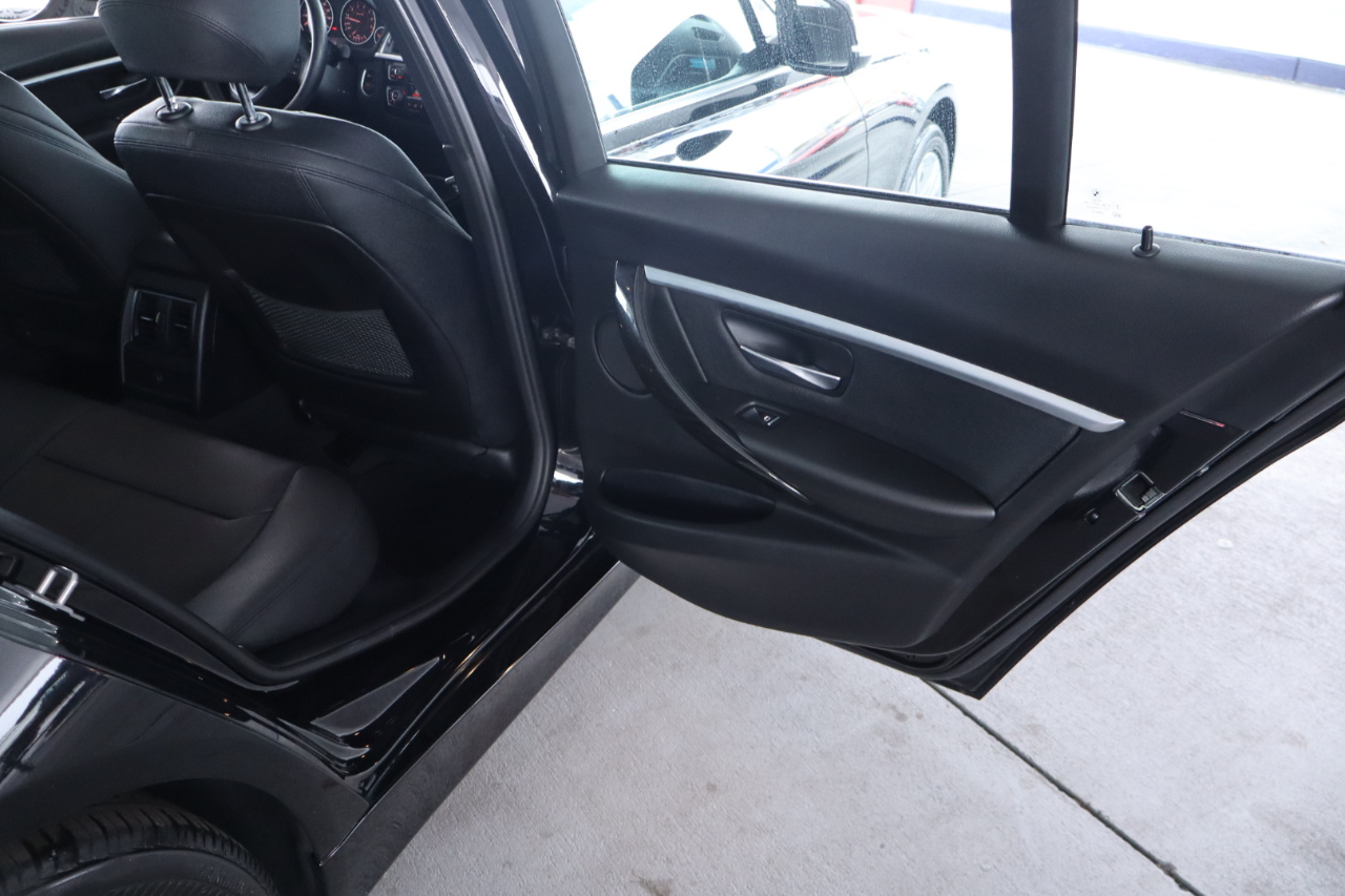 BMW 3 Series 330i xDrive Sedan 2018