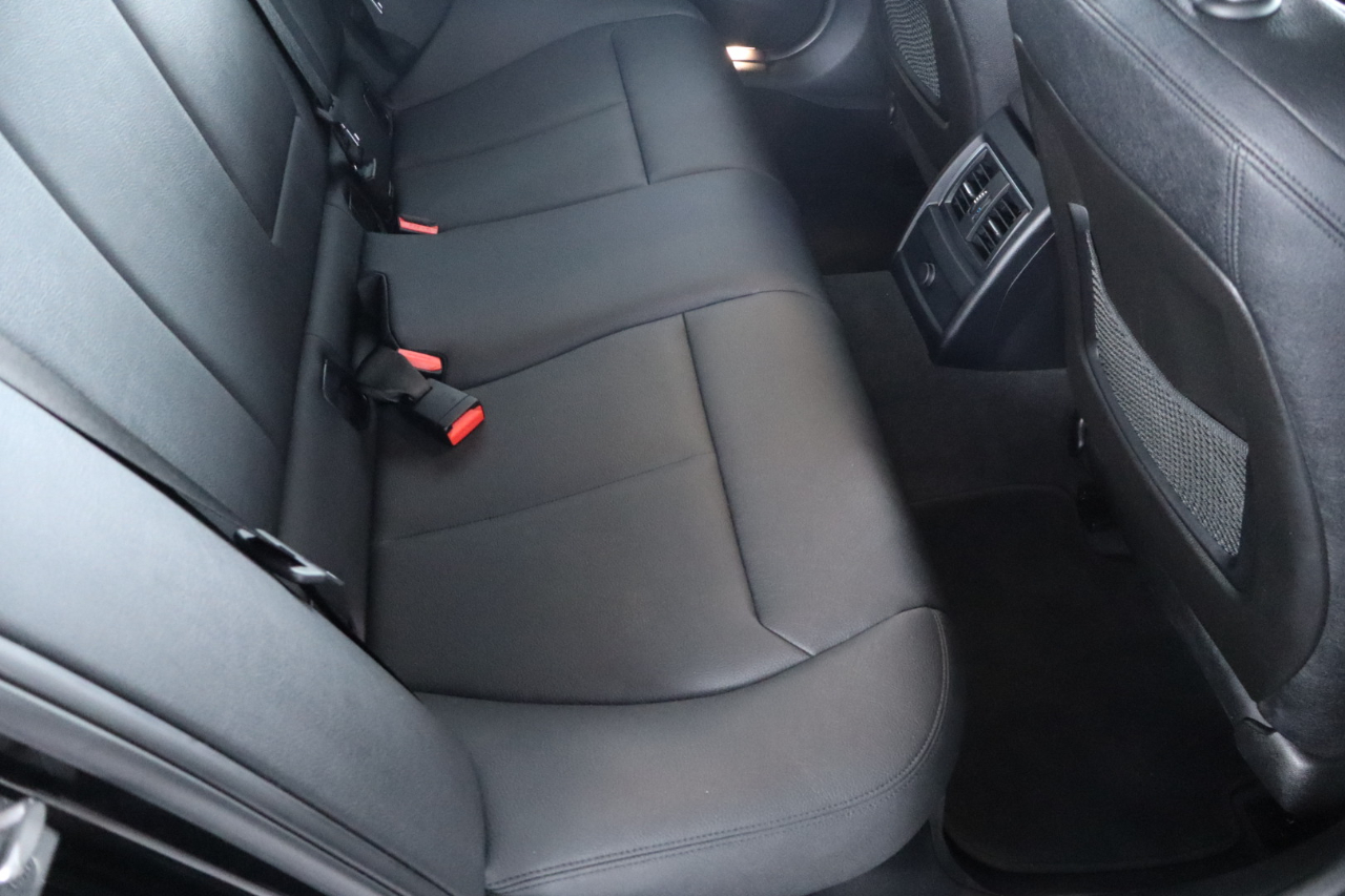 BMW 3 Series 330i xDrive Sedan 2018