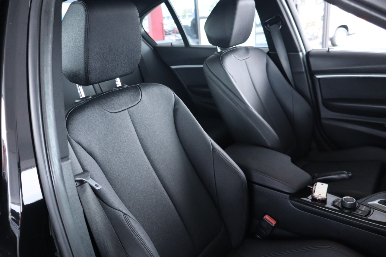 BMW 3 Series 330i xDrive Sedan 2018