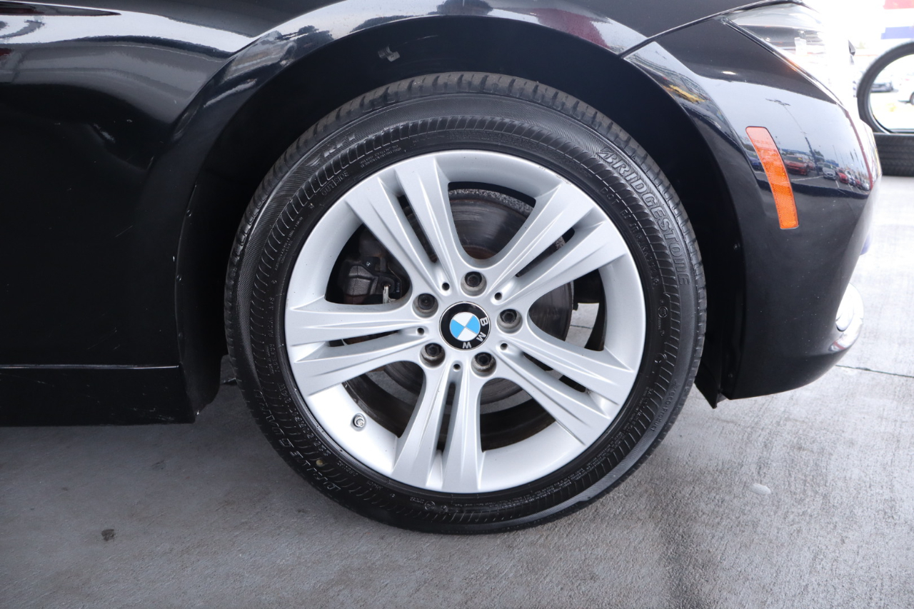 BMW 3 Series 330i xDrive Sedan 2018