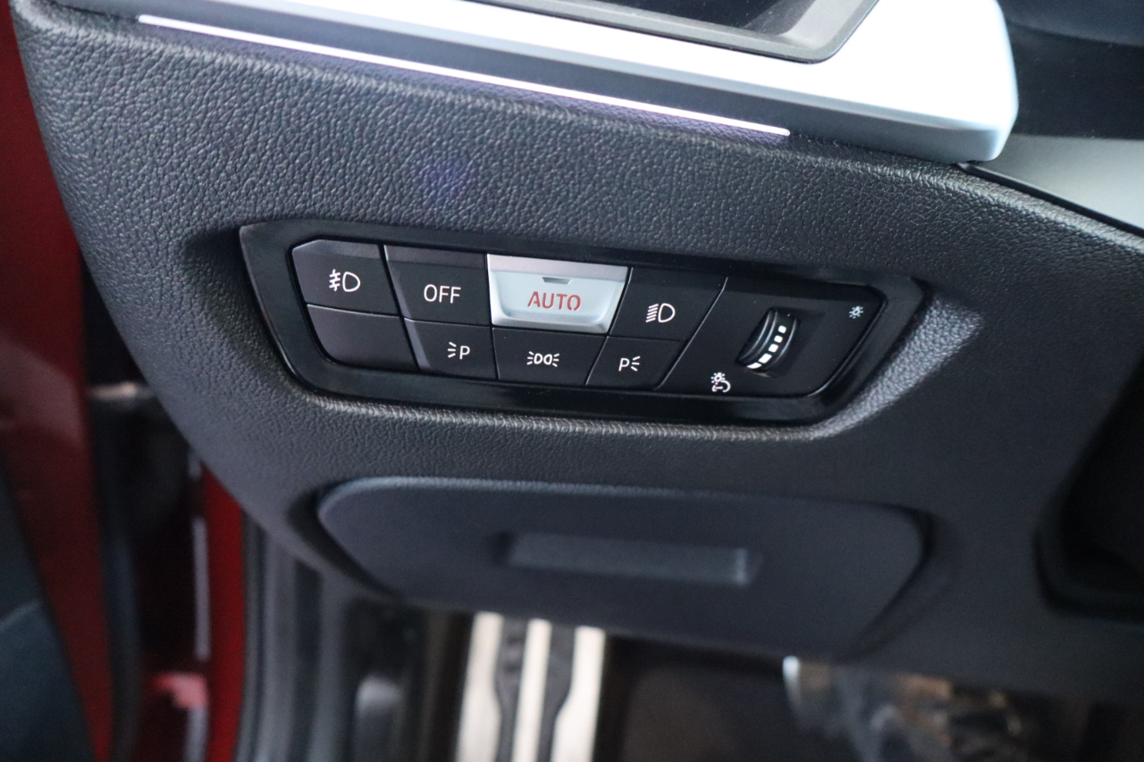 BMW 3 Series 330i xDrive Sedan North America 2020