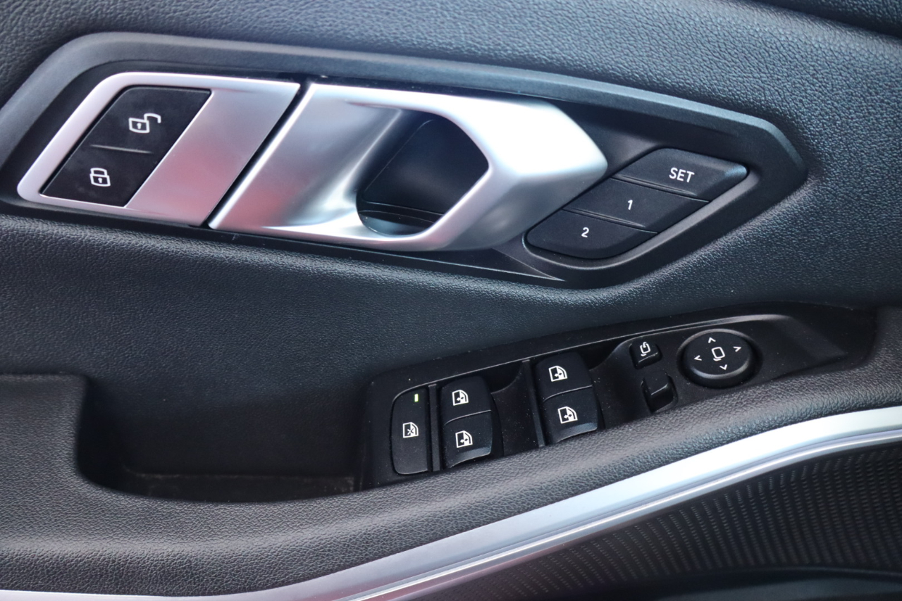 BMW 3 Series 330i xDrive Sedan North America 2020