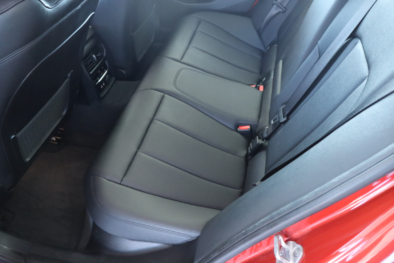 BMW 3 Series 330i xDrive Sedan North America 2020