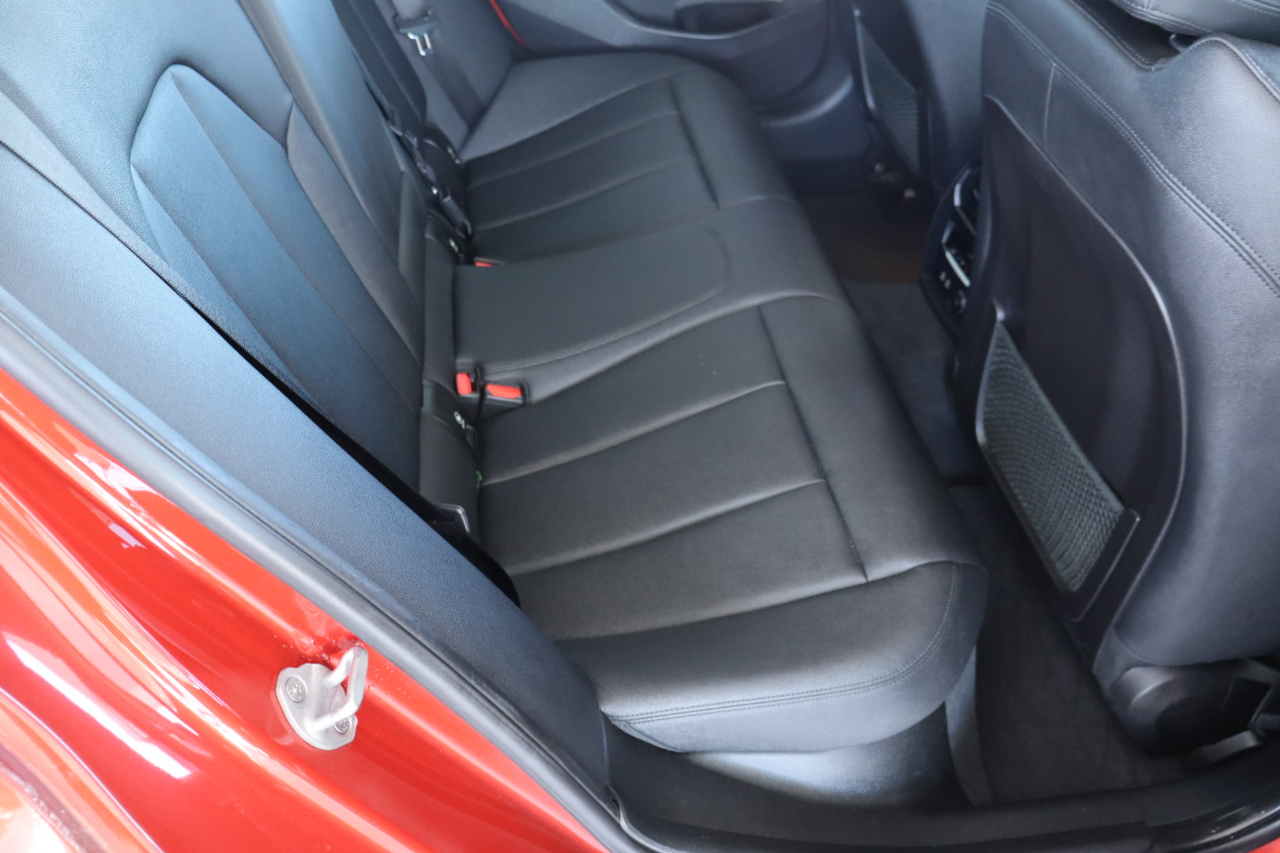 BMW 3 Series 330i xDrive Sedan North America 2020