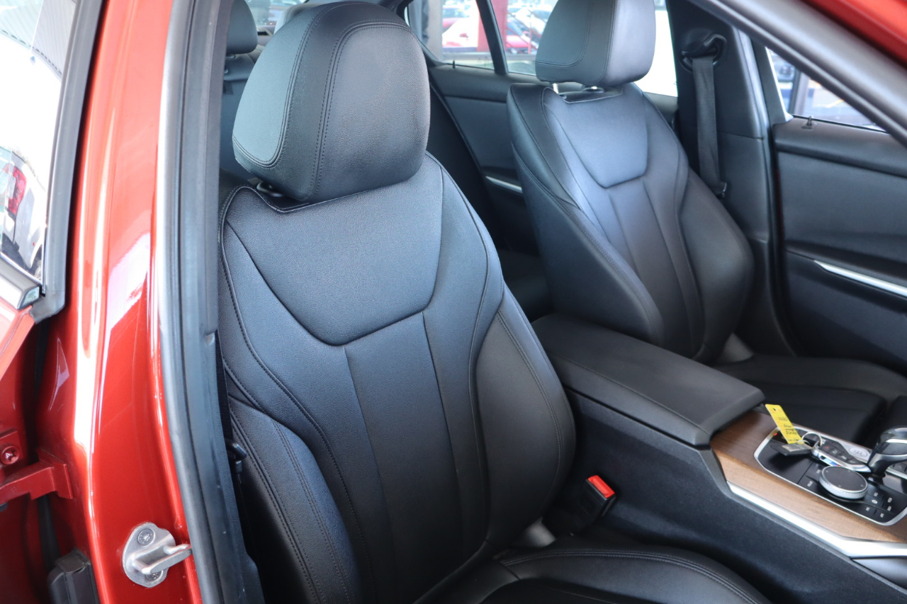 BMW 3 Series 330i xDrive Sedan North America 2020