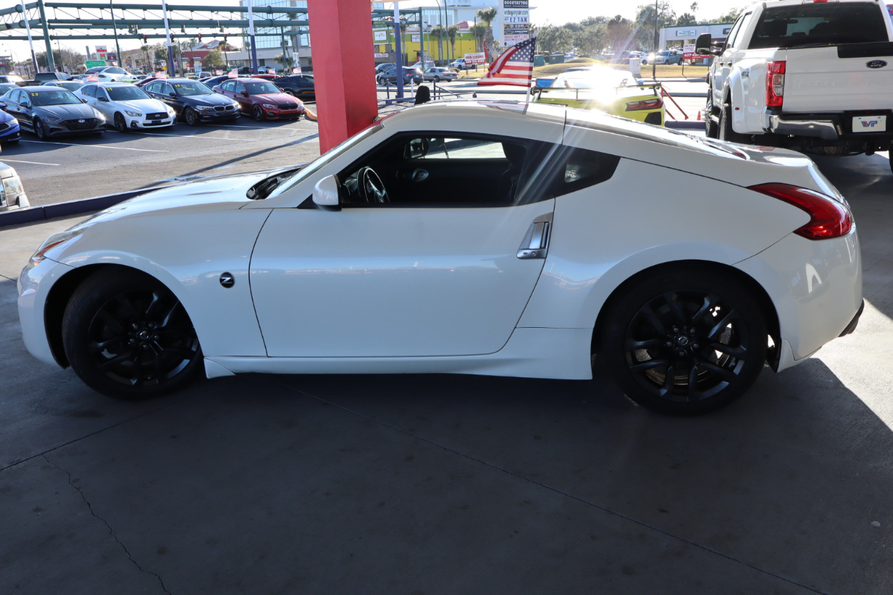 Nissan 370Z Coupe Manual 2017