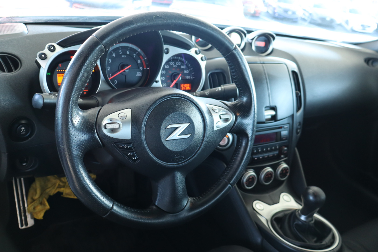 Nissan 370Z Coupe Manual 2017