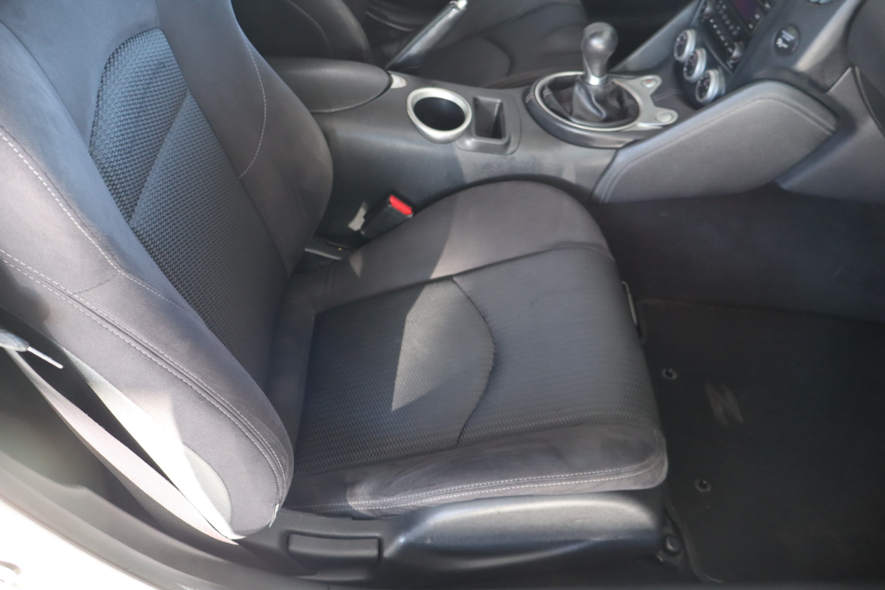 Nissan 370Z Coupe Manual 2017